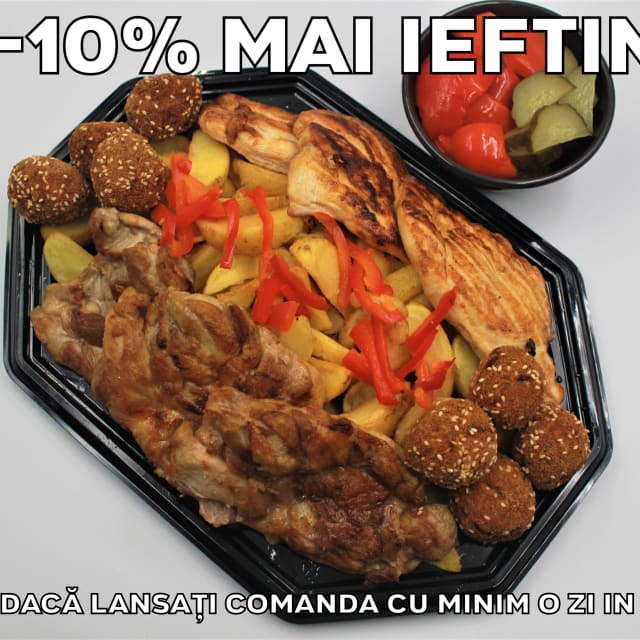Platou rapid 7 pui - contine pulpa de pui dezosata la gratar, chiftelute de pui cu susan, piept de pui la gratar, cartofi wedges, salata de castraveti in otet, gogosari in otet - recomandare de consum 3 persoane - 118 lei. Pretul afisat este cel cu reducerea de 10% aplicata.
