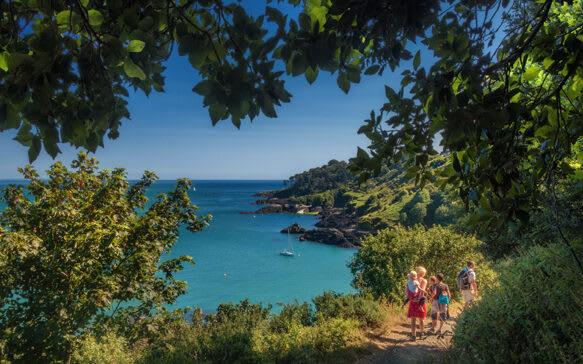 Guersey family cliff walking