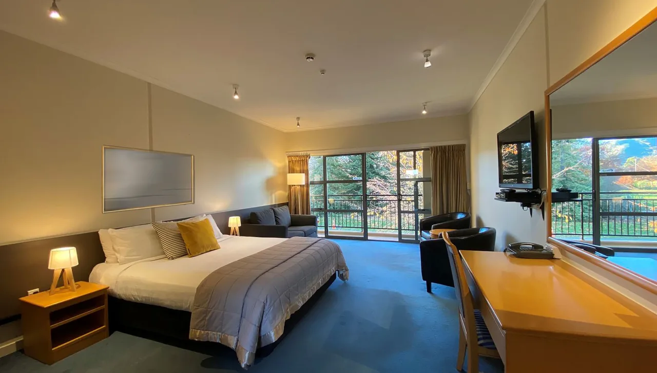 Saxton Lodge nelson