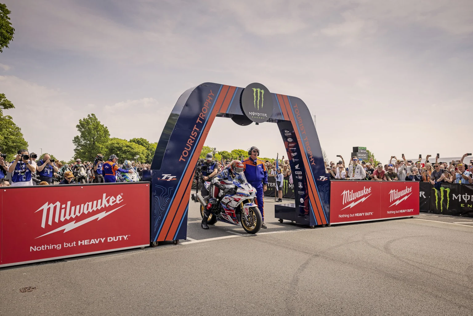 TT 2023 - Davo Johnson - Senior TT - Startline