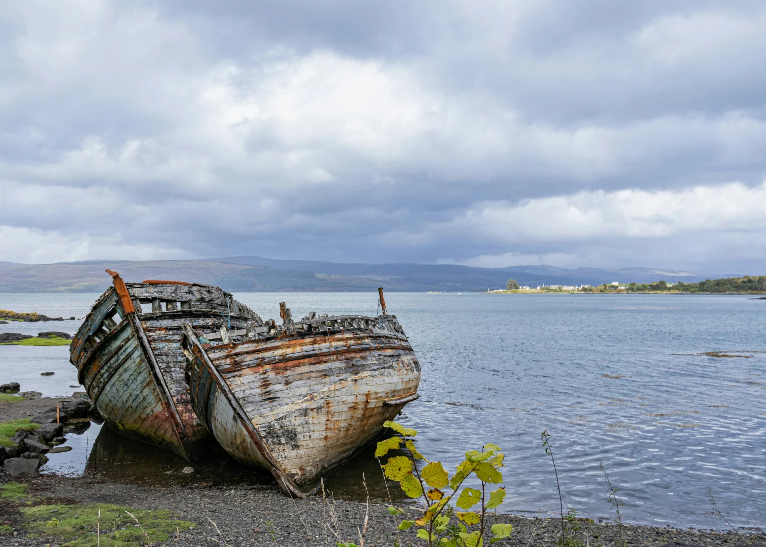 boats on the isle of mull