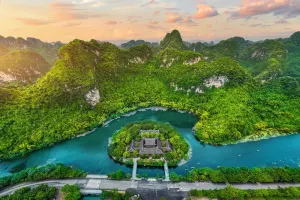 Trang An_shutterstock.jpg