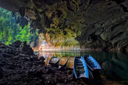 Kong Lor Cave Hin Boun