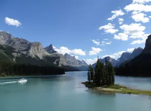 Nature Tour to Maligne Lake with Walk