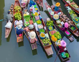 Damnoen Saduak Floating Market