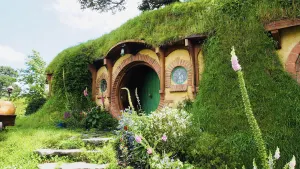 Hobbiton Movie Set