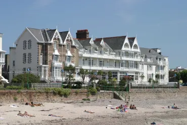 5 nights at Ommaroo in Jersey