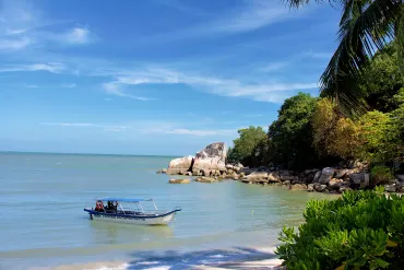 Luxury George Town, Beach & KL Escape
