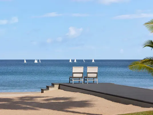 TrincoBlu PoolDeckwithSea