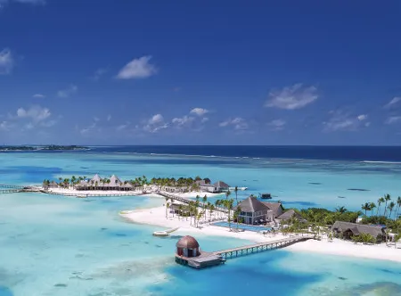 MAADHOOAERIAL NORTHERNVIEW OZENBYATMOSPHEREATMAADHOOMALDIVES