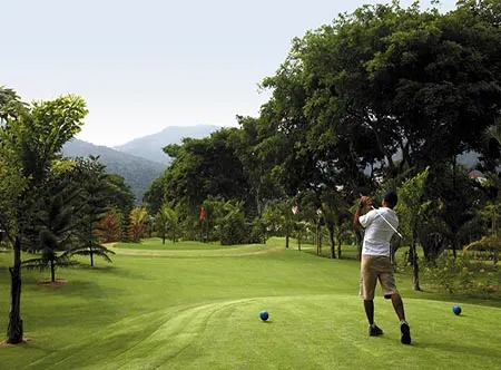 Shangri LasRasaSayangResort ParExecutiveGolfCourse