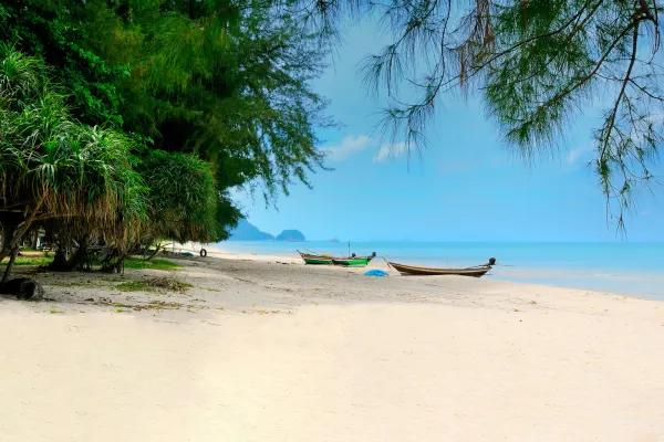 Khanom holidays
