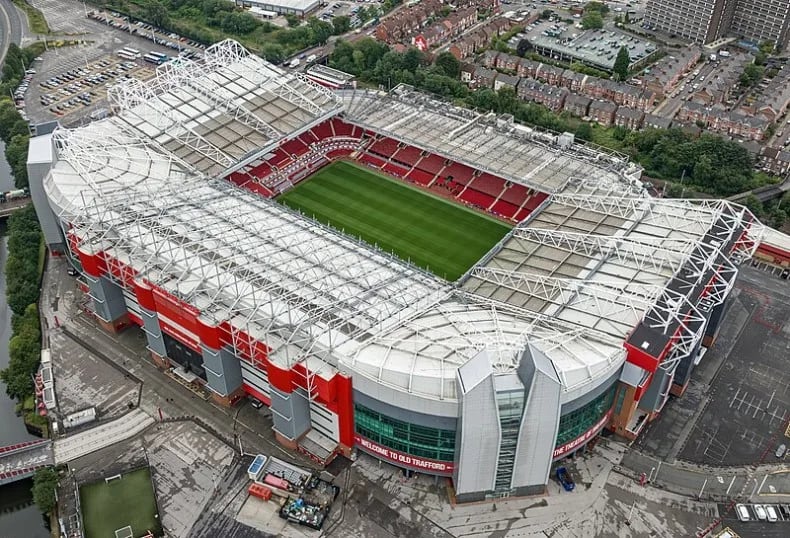 Manchester United Transfer News: Red Devils Target Jorge Salinas After Lewis Hall Setback