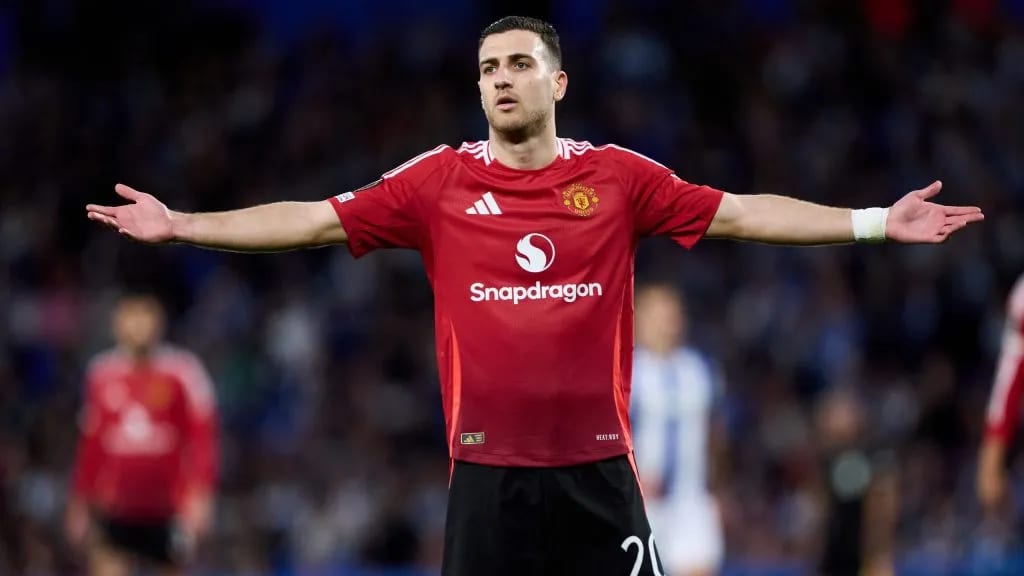 Diogo Dalot playing for Manchester United in the Premier League