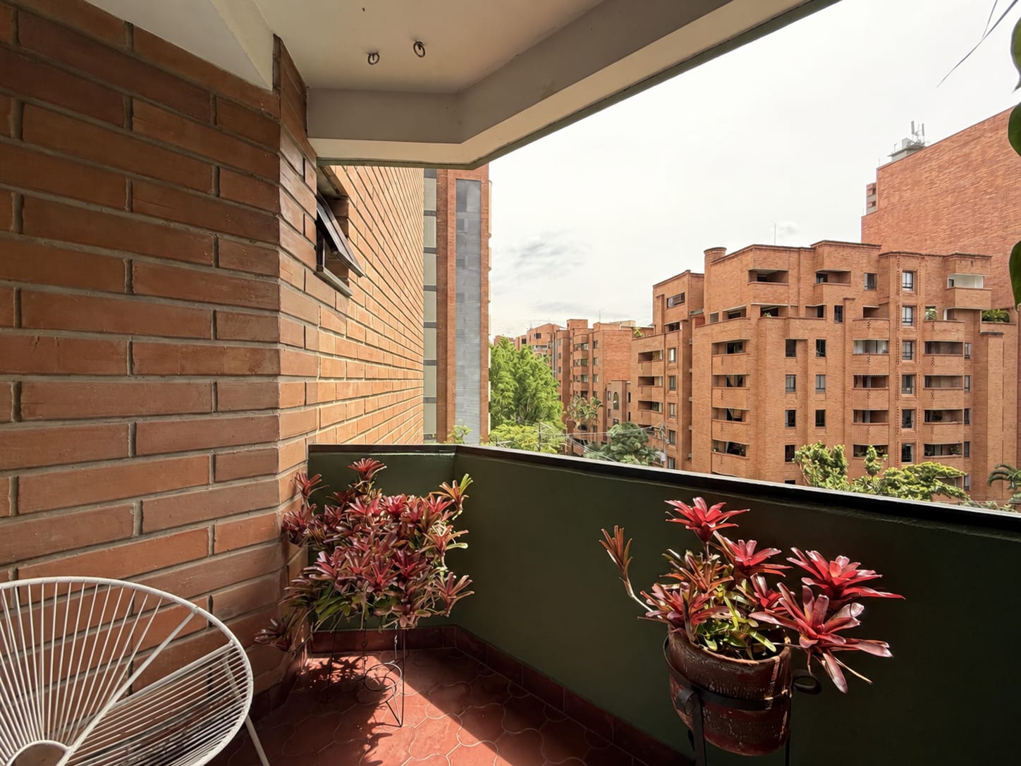 8E7C2840-8612-4876-96DC-A5BD7494FFE8
