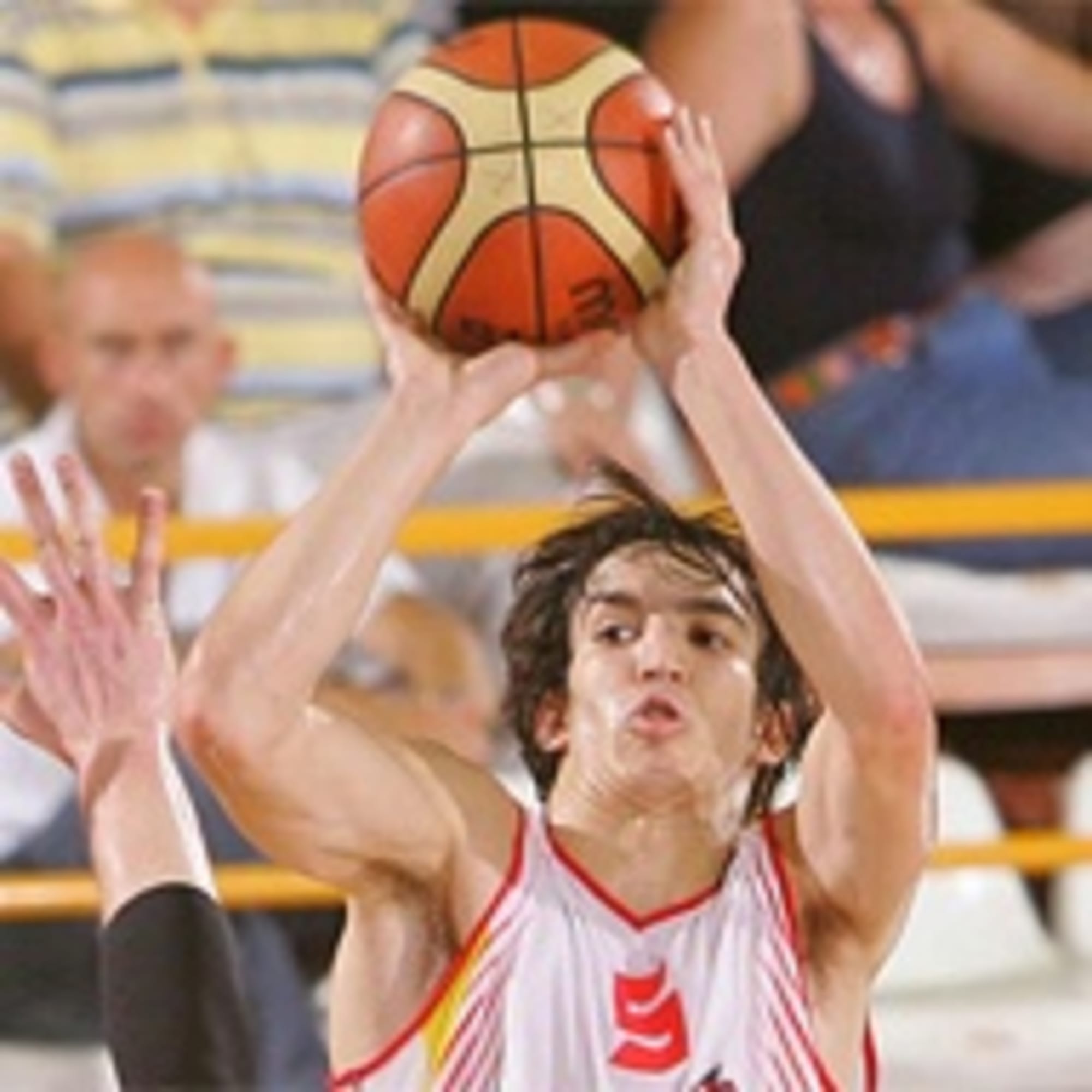 ESP - Backstage interview with Pau RIBAS [video] | FIBA Basketball