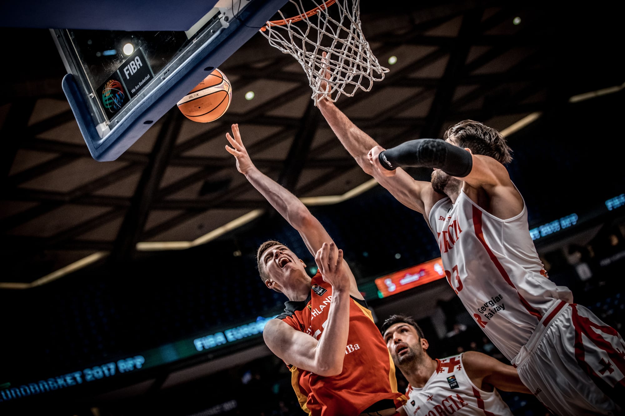Rodl names 19-player German squad, including G-League's Hartenstein ...