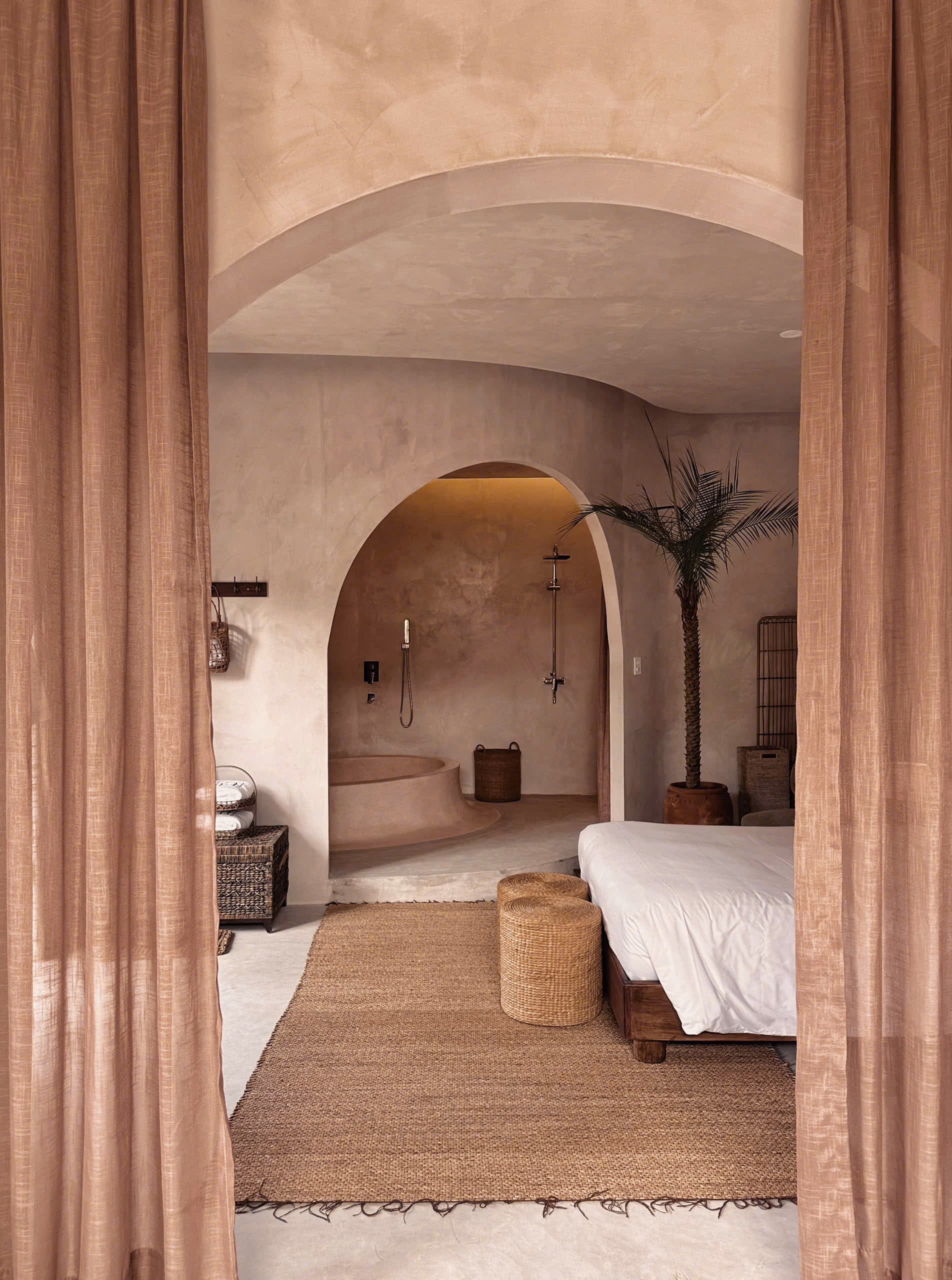 TROPICAL BATHTUB SUITE