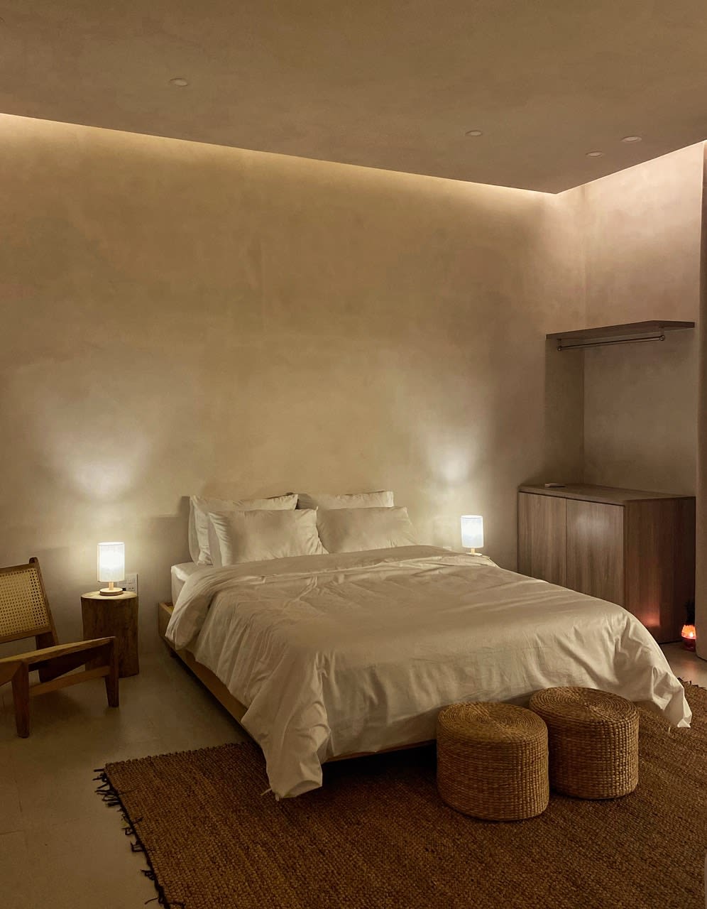 CONNECTING ROOM