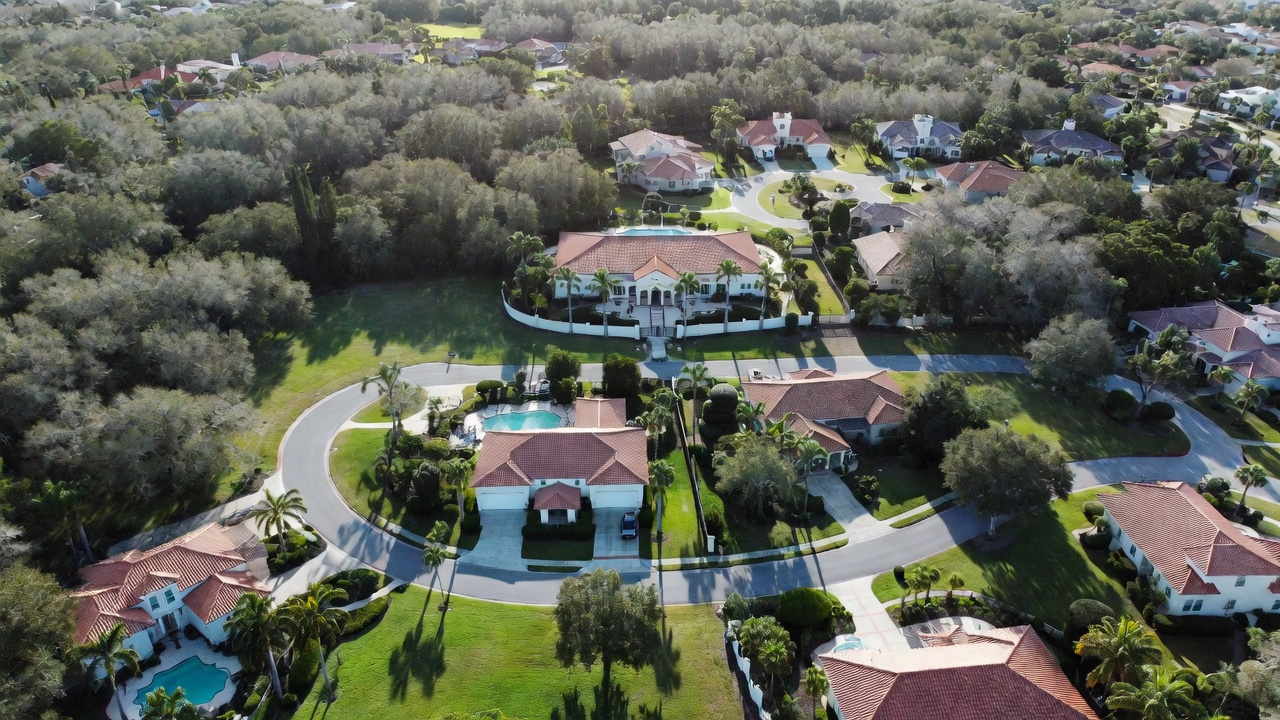 Grand luxury estate in Avila gated community Tampa