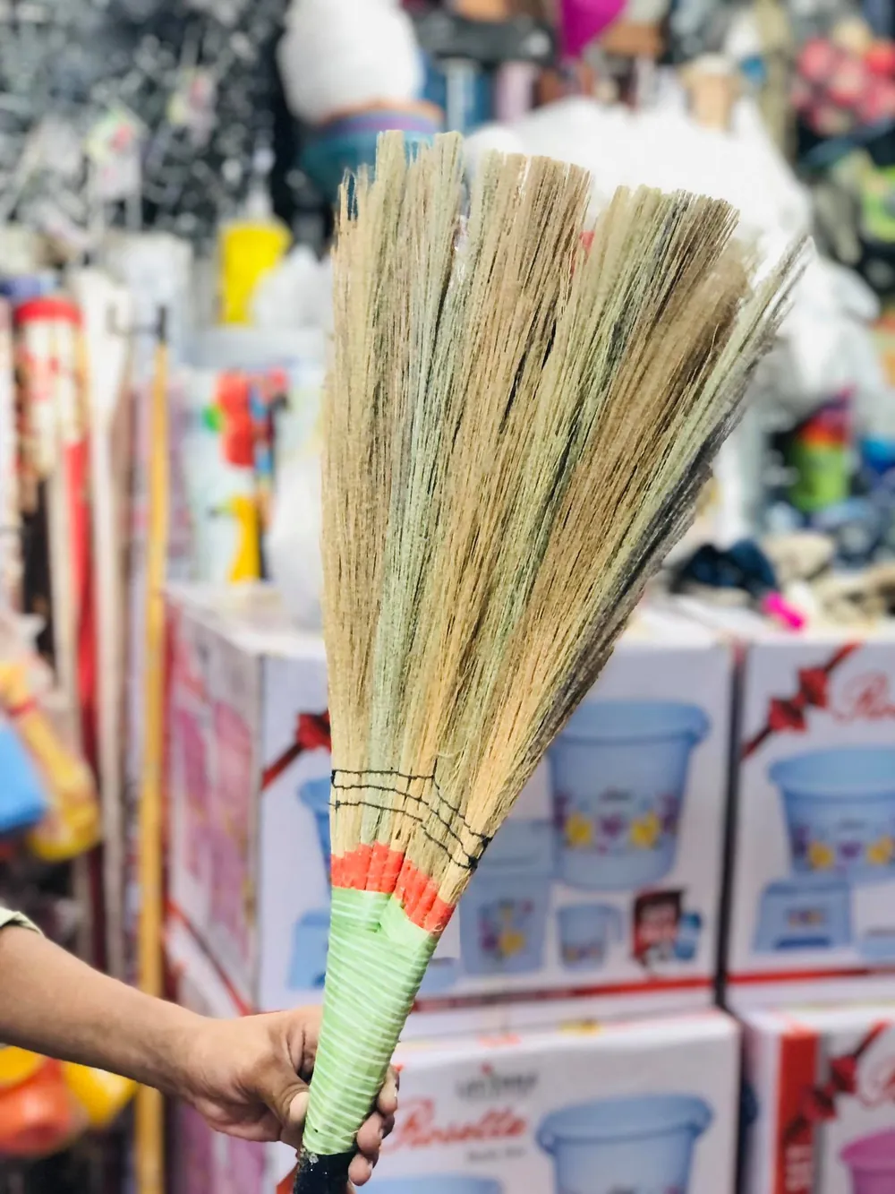 Broom phool jharo
