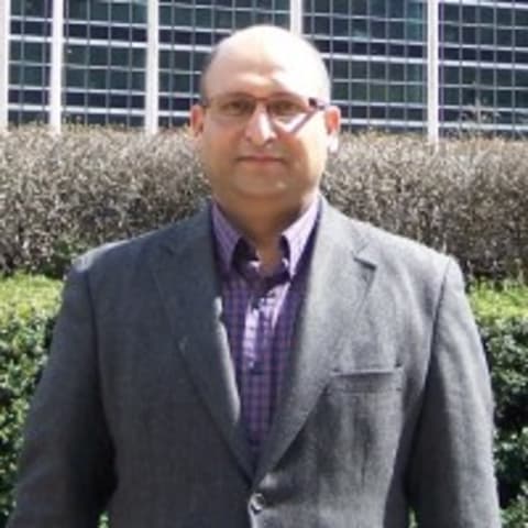 Profile photo of Salim R.