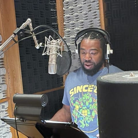 Profile photo of ELI H.