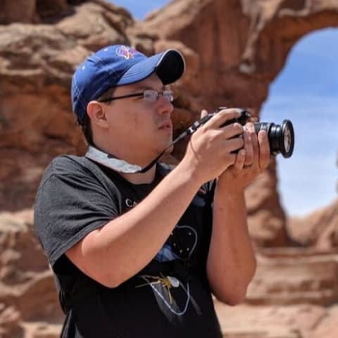 Profile photo of Derek R.