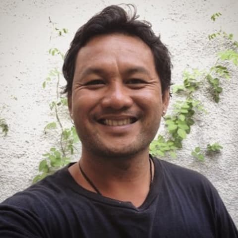 Profile photo of Roni B.