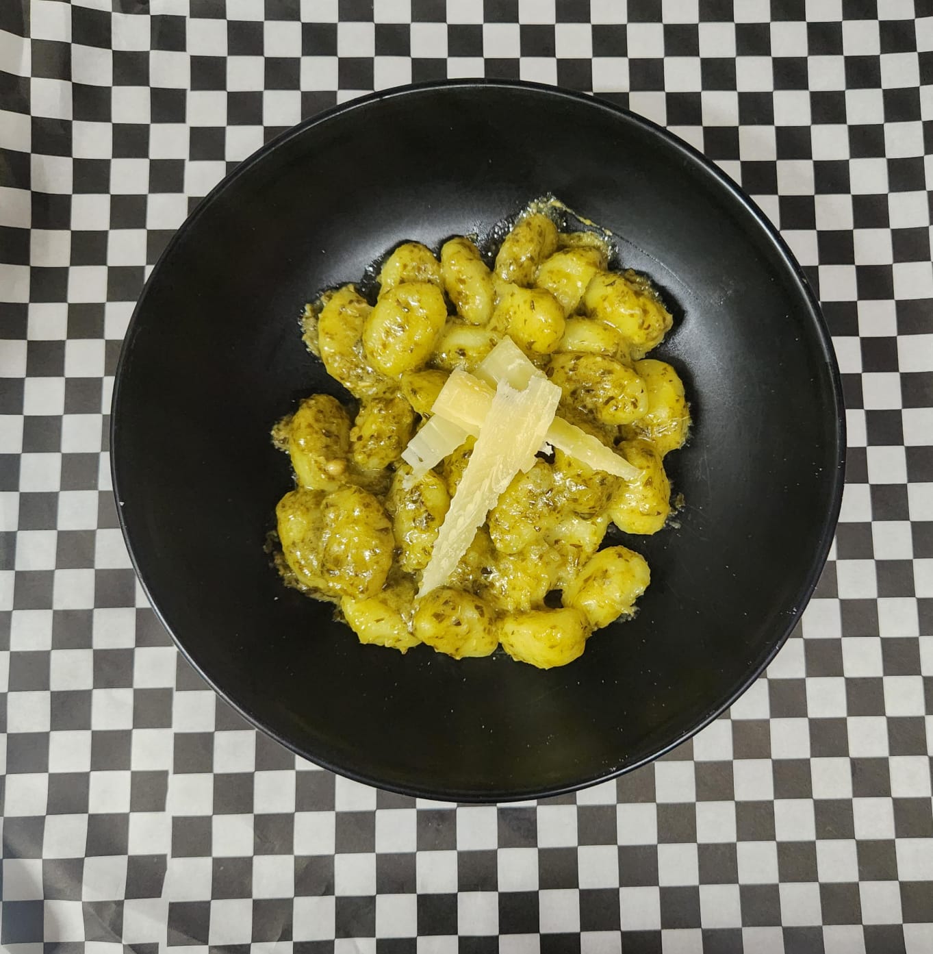 Ñoquis al pesto