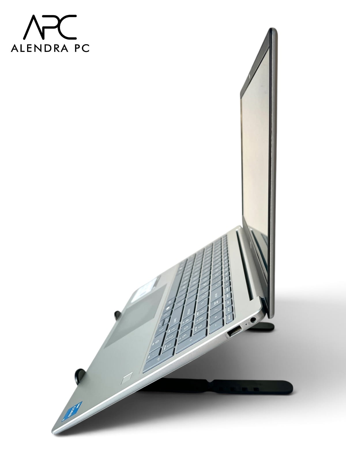 laptop hp 15-fd0133wm i3-N305 4