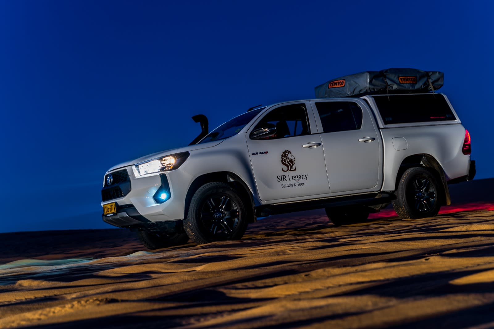 Toyota Hilux 4x4 Camper