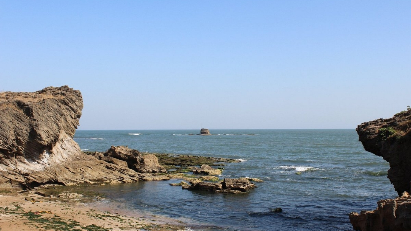 Daman skyline