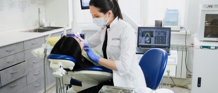 болезнено ли е поставянето на зъбни импланти