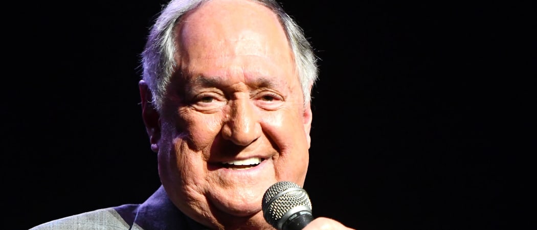 Legendary Singer-Songwriter Neil Sedaka Dies at 86