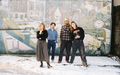 Brown Horse — Total Dive (Loose)