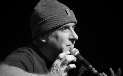 Robert Deeble — The Space Between Us (Mind Bomb Publishing)