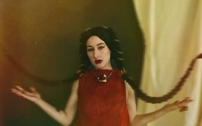 African Paper | Zola Jesus und VÍZ im Heimathafen Neukölln