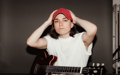 Premiere: Eliza Edens Finds Freedom in Life’s Darker Impulses on “Leash,” a Bold and Breezy Indie Rock Song - Atwood Magazine