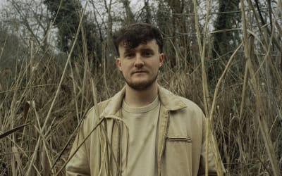 Odhrán Murphy Shows a More Reflective & Dreamy Side on ‘Roots & Reverie’ - Atwood Magazine