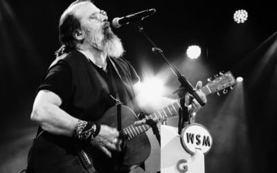 Steve Earle Announces Massive ‘Fifty One Years of Songs and Stories’ Tour - Glide Magazine