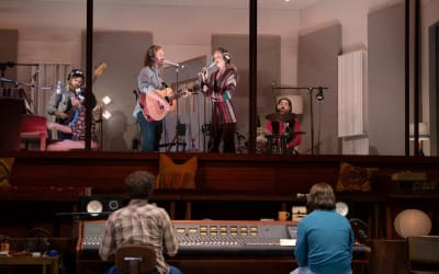 In Stereophonic, a Fleetwood Mac-like band struggles to keep it together - Chicago Reader