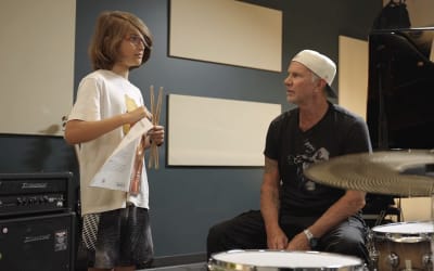 Red Hot Chili Peppers’ Chad Smith Surprises Drum Students as Substitute Teacher: Watch