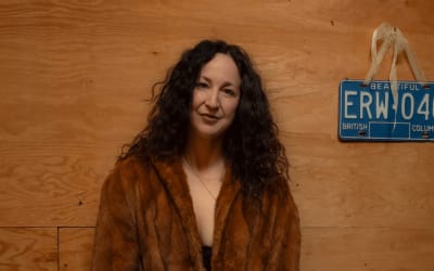 Gena Perala strikes with cinematic precision on alt-country gem “Machete”