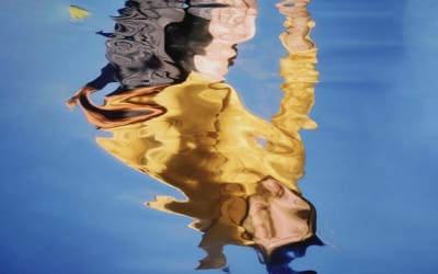 Entre jaulas, beats y libertad: cuatro canciones para romper el molde - La Caverna