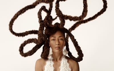 Amana Melome’ y su evolución espiritual en “RECALIBRATION” - La Caverna