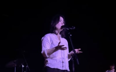 Mitski Debuts New Songs And Breaks Out Live Rarities In Intimate Nashville Show