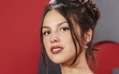 Olivia Rodrigo – “The Book Of Love” (The Magnetic Fields Cover)