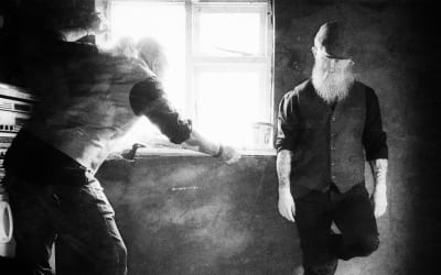 “A Fleeting Spark in a World Gone Mad” — Irish Post-Punk Duo Crá Croí are “Lost In The Electric Blood” — Post-Punk.com