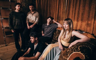 TURTLENEK | Night Swimming share dreamy new single ‘Poison Berry’